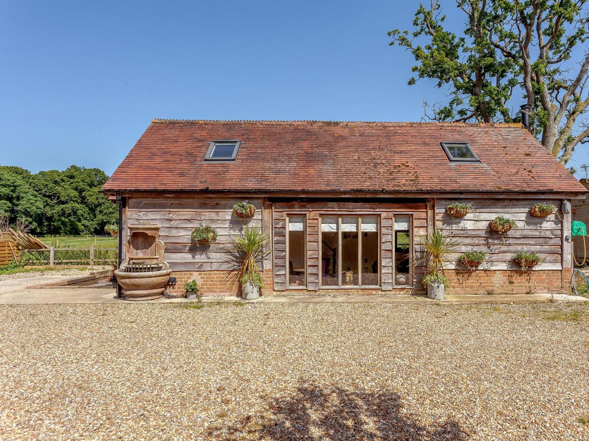 Villa The Barn Coldwaltham Esterno foto